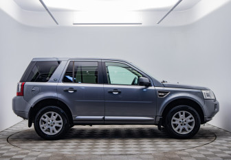 Подержанный автомобиль Land Rover Freelander 2012 года (4 фото)