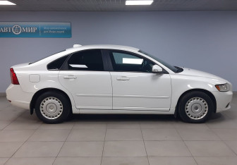 Подержанный автомобиль Volvo S40 2012 года (4 фото)