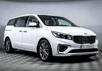 Подержанный автомобиль Kia Carnival 2019 года (3 фото)