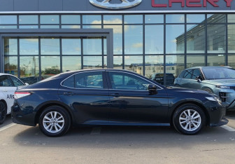 Подержанный автомобиль Toyota Camry Sedan 2018 года (4 фото)
