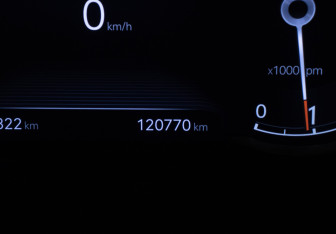 Подержанный автомобиль Genesis G70 2021 года (12 фото)