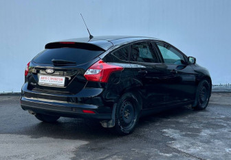 Подержанный автомобиль Ford Focus Hatchback 2013 года (5 фото)