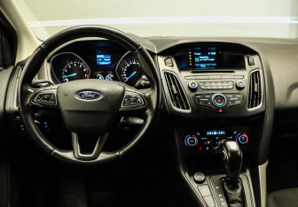 Подержанный автомобиль Ford Focus Hatchback 2017 года (13 фото)