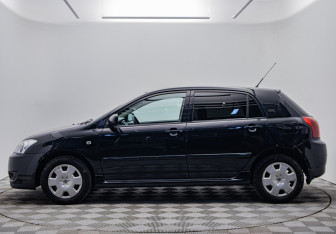 Подержанный автомобиль Toyota Corolla Hatchback 2005 года (2 фото)
