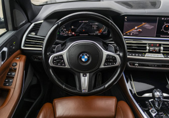 Подержанный автомобиль BMW X5 2018 года (15 фото)