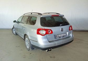 Подержанный автомобиль Volkswagen Passat Wagon 2006 года (4 фото)