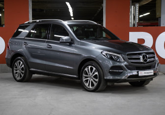 Подержанный автомобиль Mercedes-Benz GLE 2017 года (3 фото)