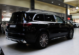 Новый Mercedes-Benz Maybach GLS 2023 (5 фото)