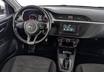 Подержанный автомобиль Kia Rio Hatchback 2021 года (25 фото)