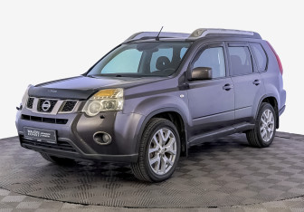 Подержанный автомобиль Nissan X-Trail 2013 года (1 фото)