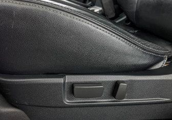 Подержанный автомобиль Citroen C-Crosser 2011 года (25 фото)