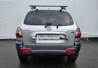 Подержанный автомобиль Hyundai Santa Fe 2003 года (6 фото)