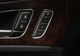 Подержанный автомобиль Audi A6 Sedan 2015 года (15 фото)