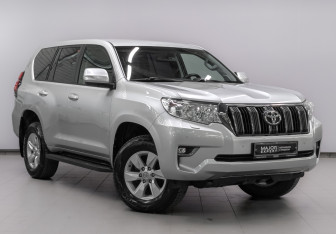 Подержанный автомобиль Toyota Land Cruiser Prado 2019 года (3 фото)