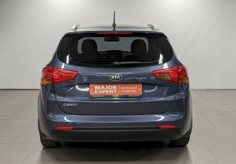 Подержанный автомобиль Kia Ceed Wagon 2013 года (6 фото)