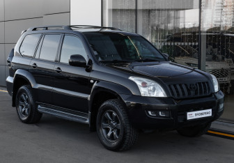 Подержанный автомобиль Toyota Land Cruiser Prado 2008 года (3 фото)