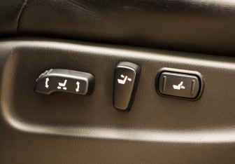 Подержанный автомобиль Infiniti QX80 2014 года (18 фото)