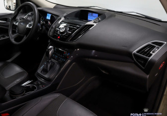 Подержанный автомобиль Ford Kuga 2014 года (7 фото)