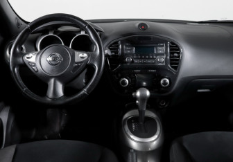 Подержанный автомобиль Nissan Juke 2012 года (13 фото)