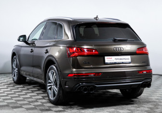 Подержанный автомобиль Audi Q5 2018 года (7 фото)