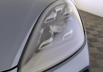 Подержанный автомобиль Porsche Cayenne 2019 года (11 фото)