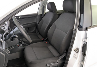 Подержанный автомобиль Skoda Rapid Liftback 2019 года (20 фото)