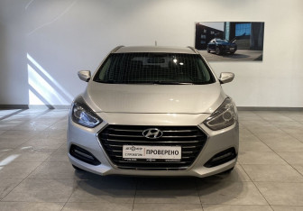 Подержанный автомобиль Hyundai i40 Wagon 2015 года (2 фото)