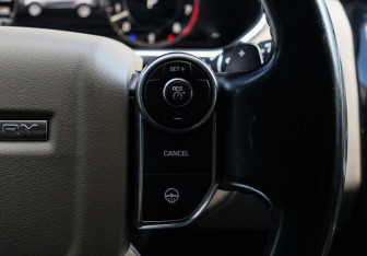 Подержанный автомобиль Land Rover Discovery 2018 года (25 фото)
