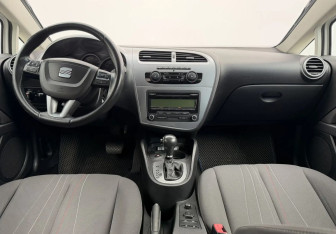 Подержанный автомобиль SEAT Leon Hatchback 2012 года (9 фото)