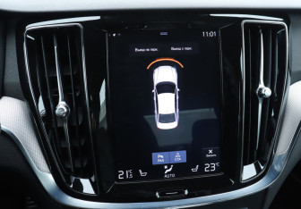 Подержанный автомобиль Volvo S60 2020 года (18 фото)