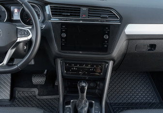 Подержанный автомобиль Volkswagen Tiguan 2021 года (14 фото)