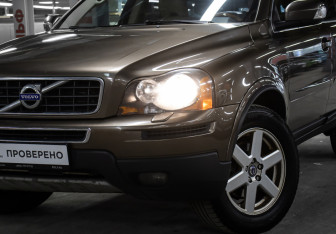 Подержанный автомобиль Volvo XC90 2011 года (17 фото)