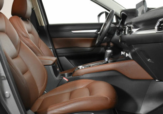 Подержанный автомобиль Mazda CX-5 2020 года (10 фото)