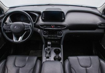 Подержанный автомобиль Hyundai Santa Fe 2019 года (13 фото)