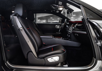 Подержанный автомобиль Rolls-Royce Wraith 2018 года (32 фото)