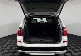 Подержанный автомобиль BMW X3 2011 года (9 фото)