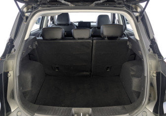 Подержанный автомобиль Москвич 3 2023 года (10 фото)