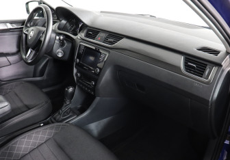 Подержанный автомобиль Skoda Rapid Liftback 2019 года (10 фото)