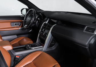 Подержанный автомобиль Land Rover Discovery Sport 2015 года (10 фото)