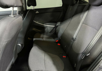 Подержанный автомобиль Hyundai Solaris Sedan 2013 года (8 фото)