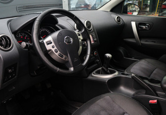 Подержанный автомобиль Nissan Qashqai 2013 года (12 фото)