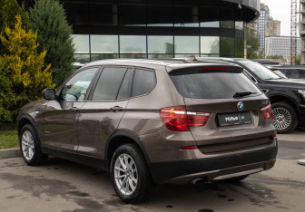 Подержанный автомобиль BMW X3 2012 года (5 фото)