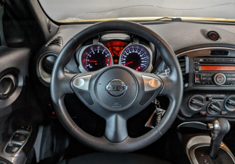 Подержанный автомобиль Nissan Juke 2015 года (22 фото)