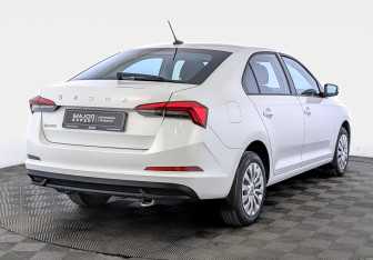 Подержанный автомобиль Skoda Rapid Liftback 2022 года (5 фото)