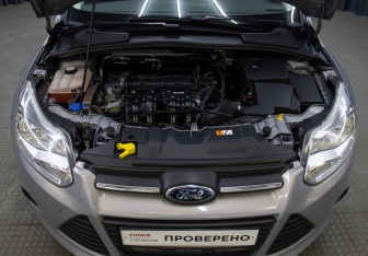 Подержанный автомобиль Ford Focus Hatchback 2012 года (9 фото)
