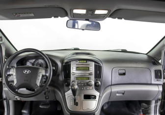 Подержанный автомобиль Hyundai Grand Starex 2014 года (7 фото)