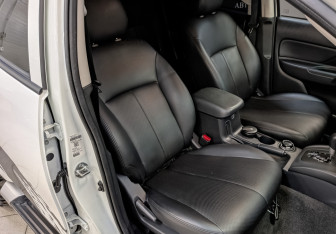 Подержанный автомобиль Mitsubishi L200 2022 года (23 фото)
