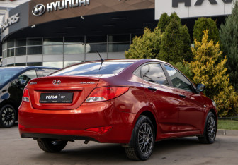 Подержанный автомобиль Hyundai Solaris Sedan 2015 года (4 фото)