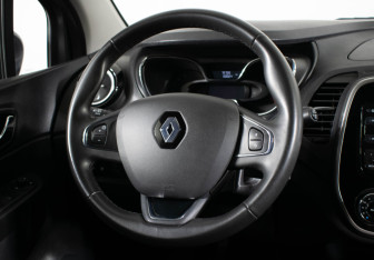 Подержанный автомобиль Renault Kaptur 2018 года (13 фото)