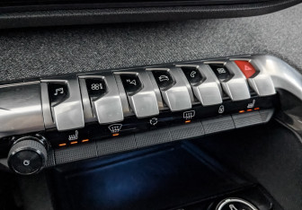 Подержанный автомобиль Peugeot 5008 Suv 2018 года (21 фото)